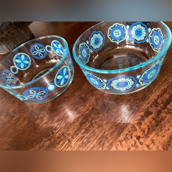 Pyrex Blue Flower Tupperware - Picture 6 of 6